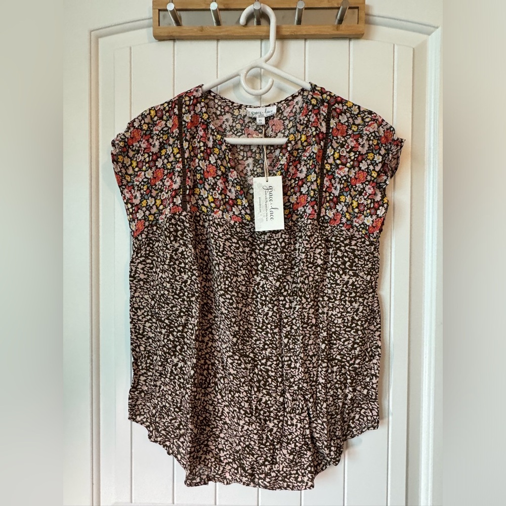 Grace and Lace floral top size XS NWT